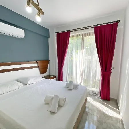 Nisa Villa, Oezel Havuzlu, فتحية
