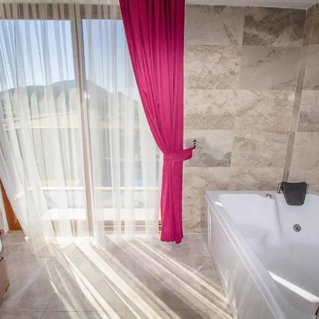 Nisa Villa, Oezel Havuzlu, Фетхие